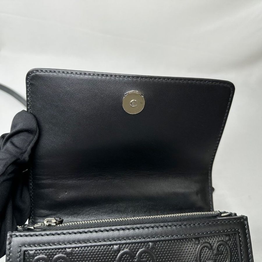 GUCCI 浮雕皮革郵差信封包-7