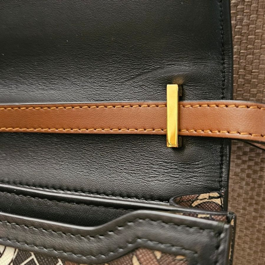 burberry TB 風琴老花斜揹包-13