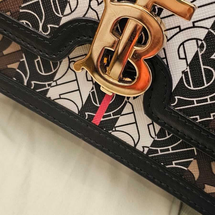 burberry TB 風琴老花斜揹包-14