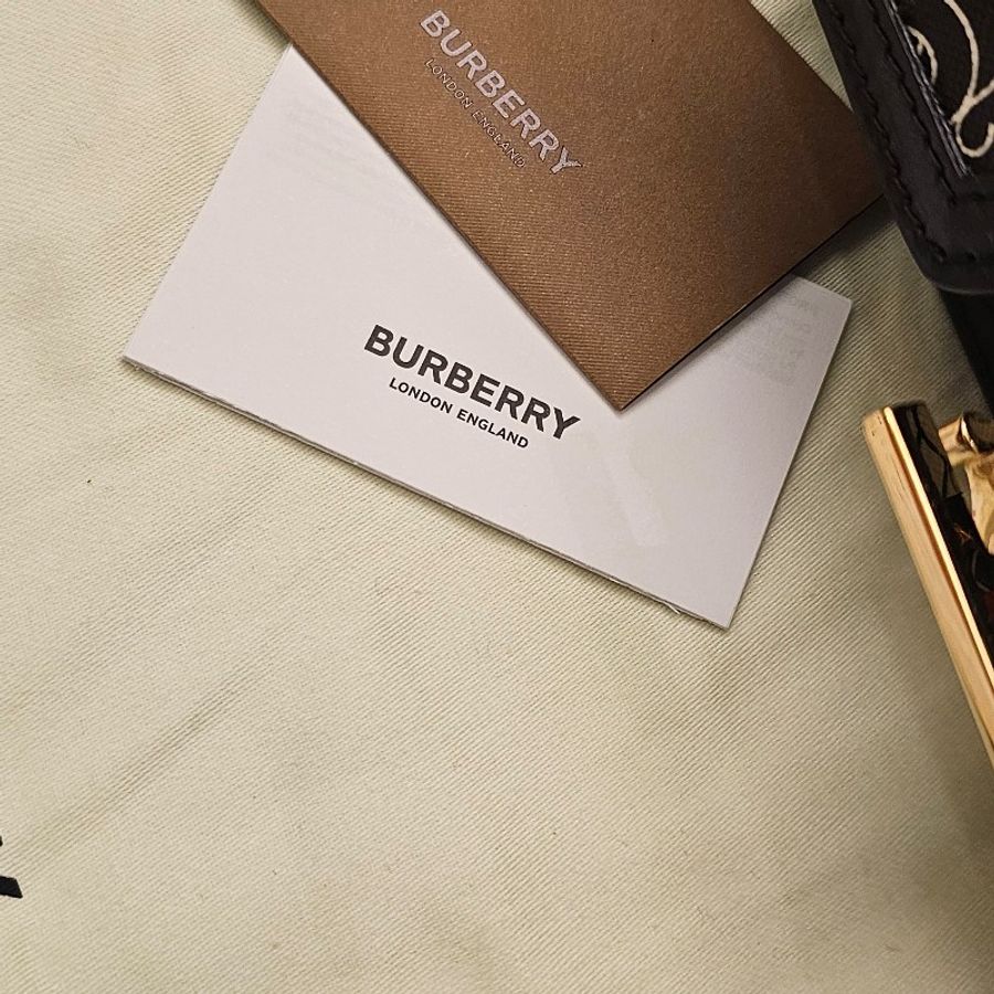 burberry TB 風琴老花斜揹包-15