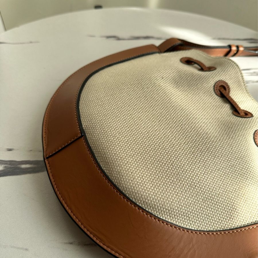 loewe 斜背包 😻好美 優惠中-1