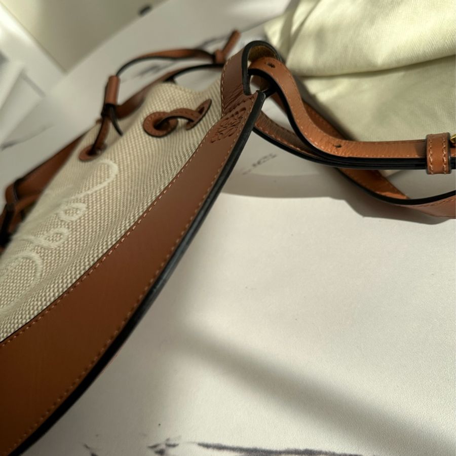 loewe 斜背包 😻好美 優惠中-3