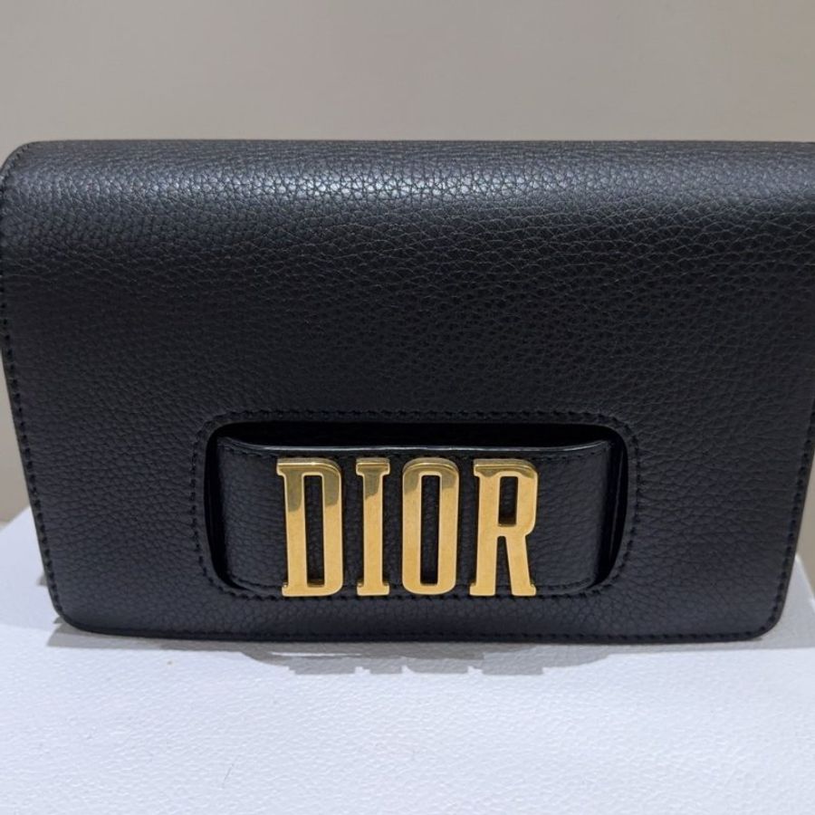 Christian Dior 迪奧真品*黑皮革銀字母LOGO掀蓋斜背包-10
