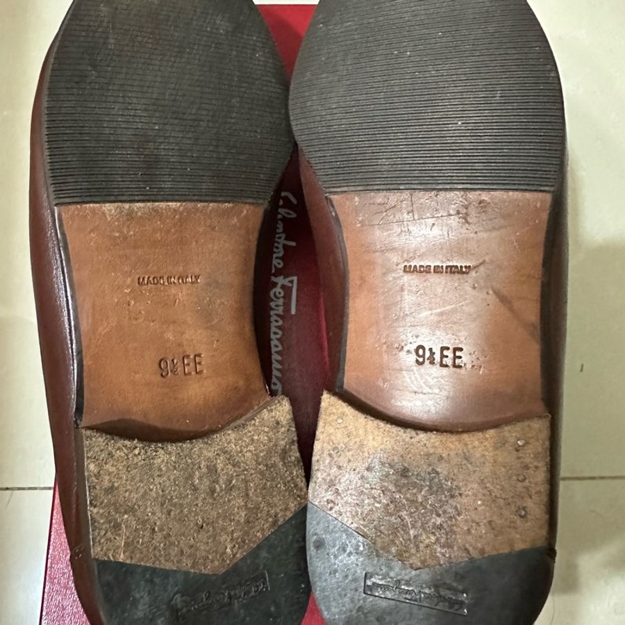 Salvatore Ferragamo 9又1/2 EE男鞋3500降至2900-2