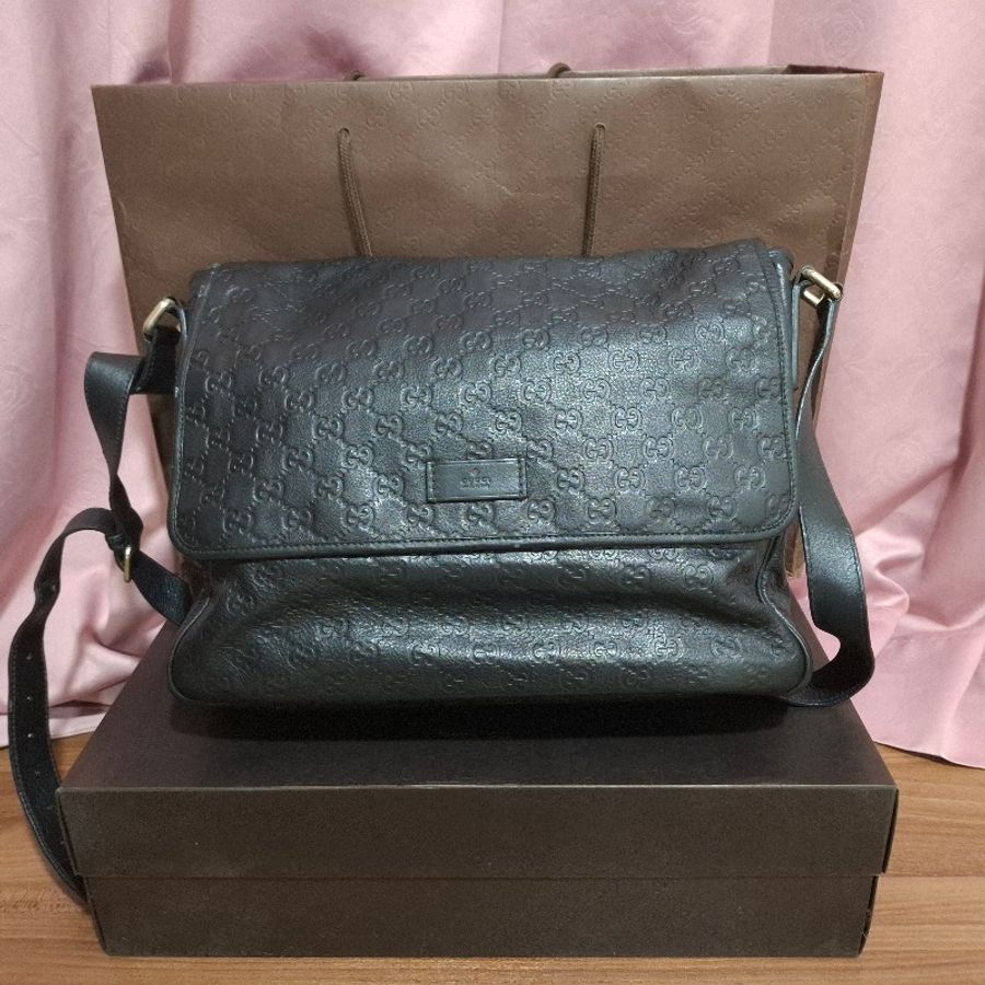 Gucci男用牛皮斜肩背大包-1