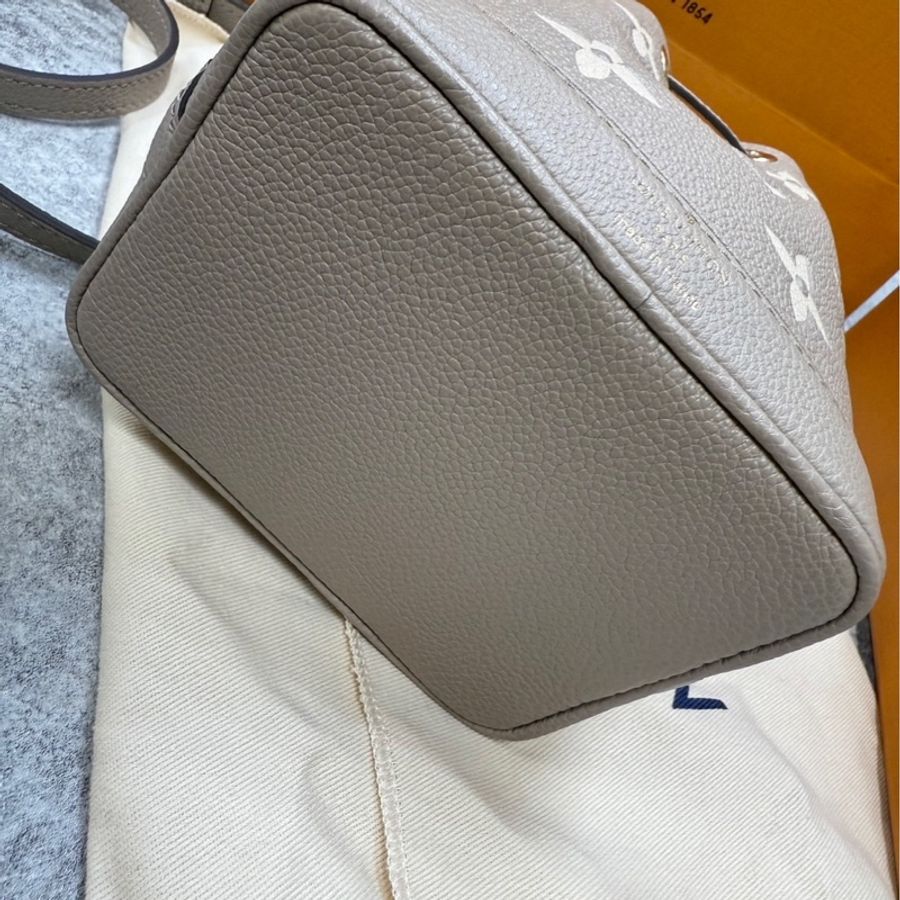 LV mini水桶包 2024微風購證 近全新-10