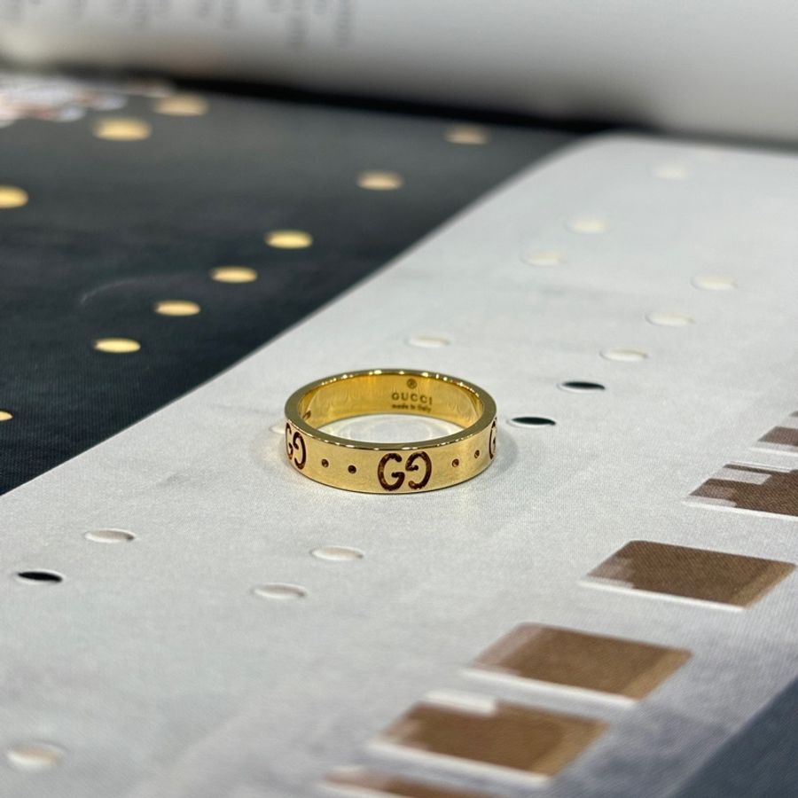 Gucci 18黃k金滿版logo壓印戒指8號-0