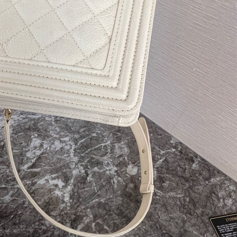 Chanel 直立式荔枝boy金釦-11
