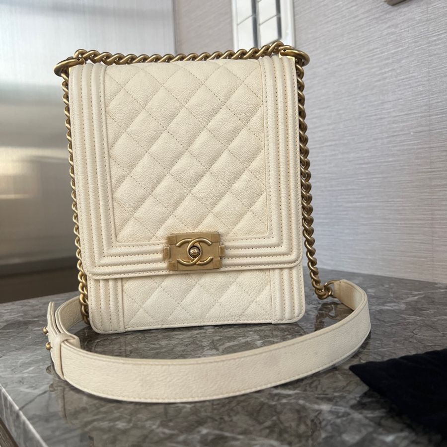 Chanel 直立式荔枝boy金釦-44