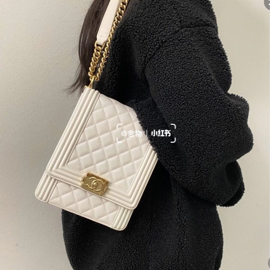 Chanel 直立式荔枝boy金釦-48