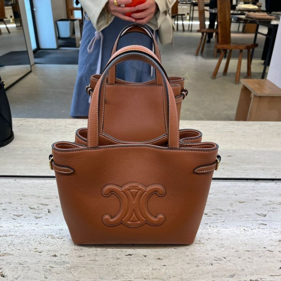 🎉新品好折扣✨Celine 118613 Mini cabas anais 凱旋門粒面小牛皮包 棕色﻿-7