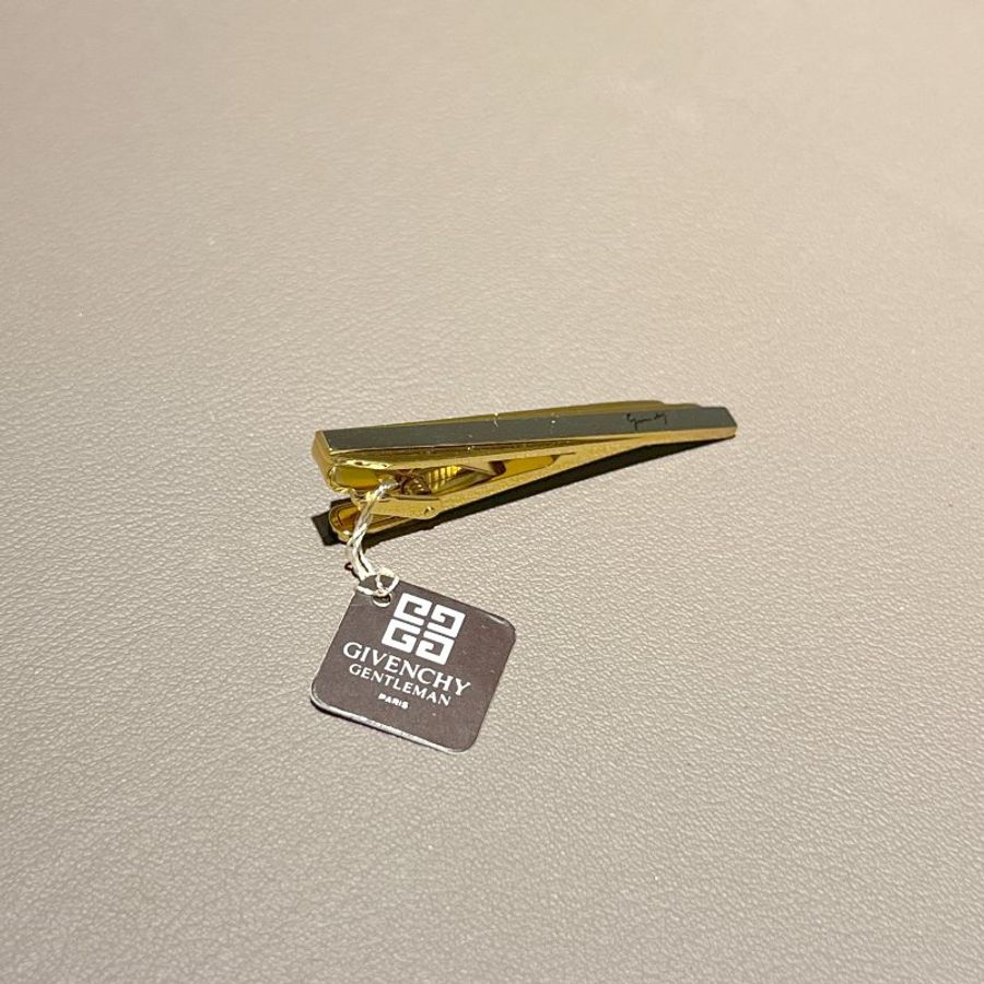 Givenchy銀色金色領呔夾 吊牌未使用品男朋友老公禮物 絨面首飾盒-5