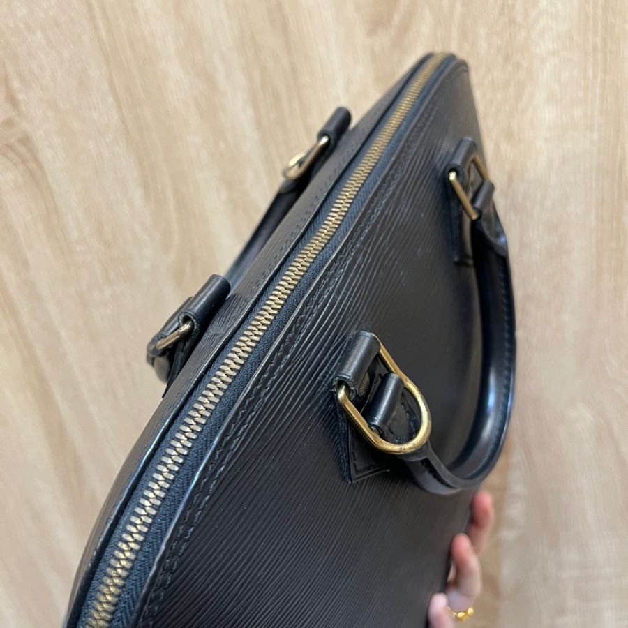 LV 黑EPI金釦Alma PM手提貝殼包M52802-8