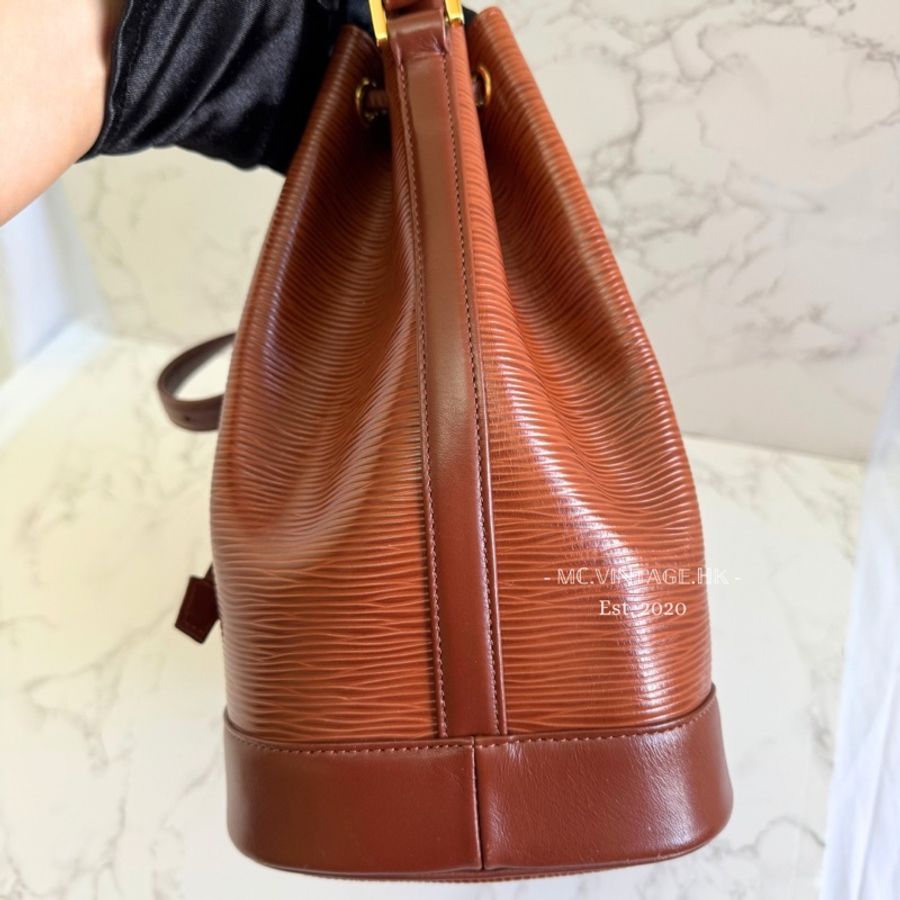 VALENTINO GARAVANI Bucket Bag 水波紋 琉璃金幣 水桶袋-9