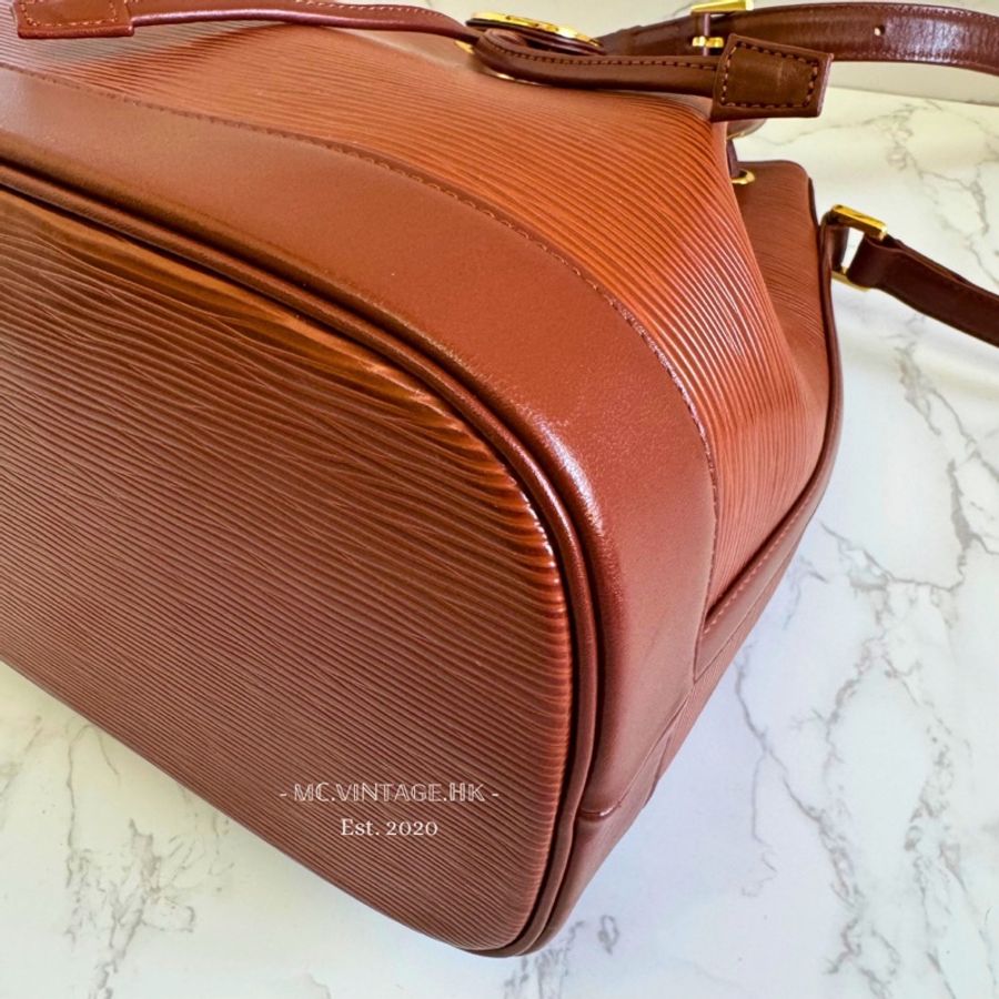 VALENTINO GARAVANI Bucket Bag 水波紋 琉璃金幣 水桶袋-13