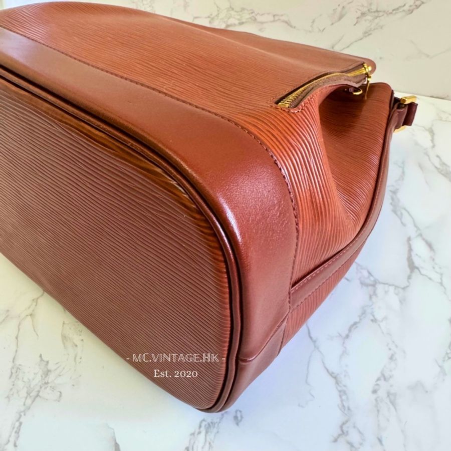 VALENTINO GARAVANI Bucket Bag 水波紋 琉璃金幣 水桶袋-15