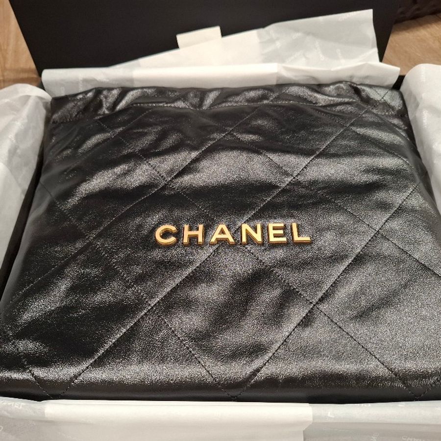 Chanel 22 中號黑金 bag-1