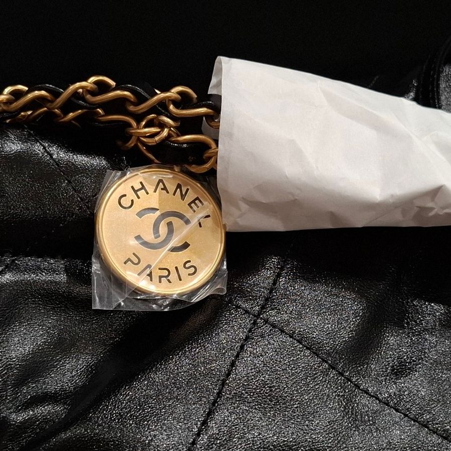 Chanel 22 中號黑金 bag-4