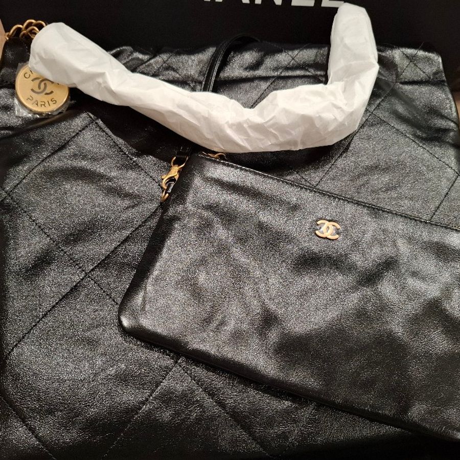 Chanel 22 中號黑金 bag-5