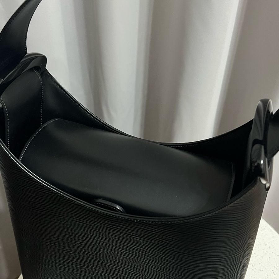 Louis Vuitton 水波紋 Hobo 水桶包-10