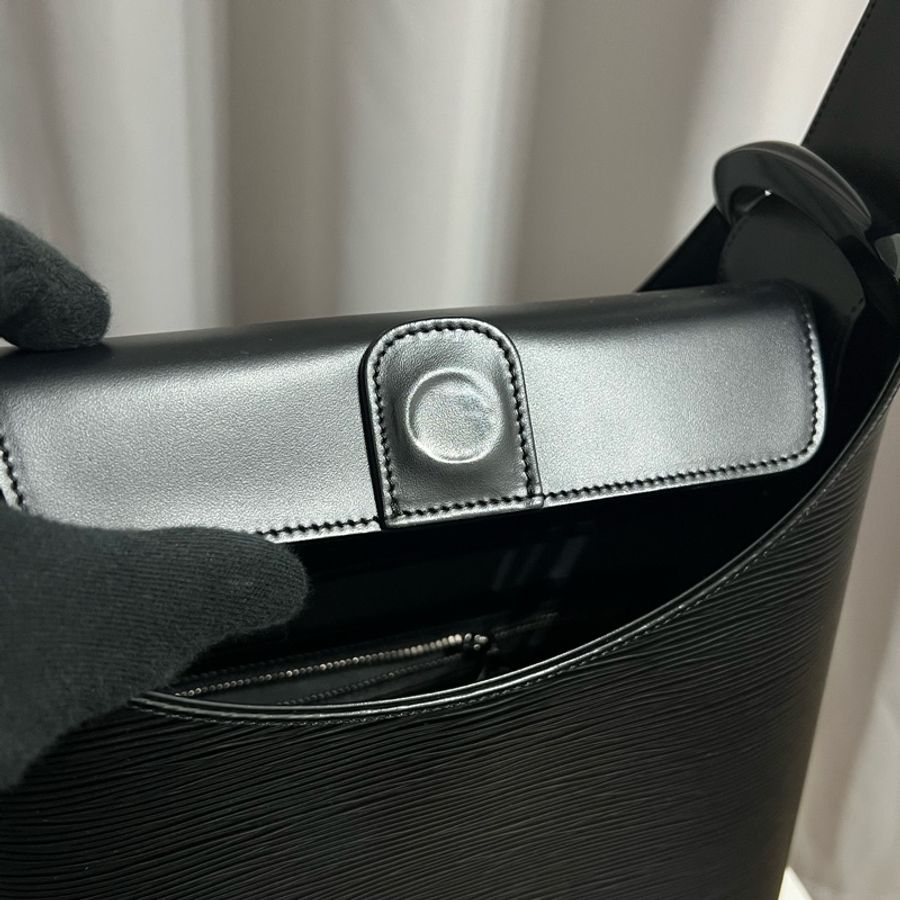 Louis Vuitton 水波紋 Hobo 水桶包-11