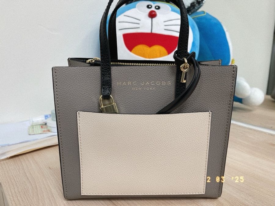 MARC JACOBS 鎖頭吊飾 牛皮手提斜背-6