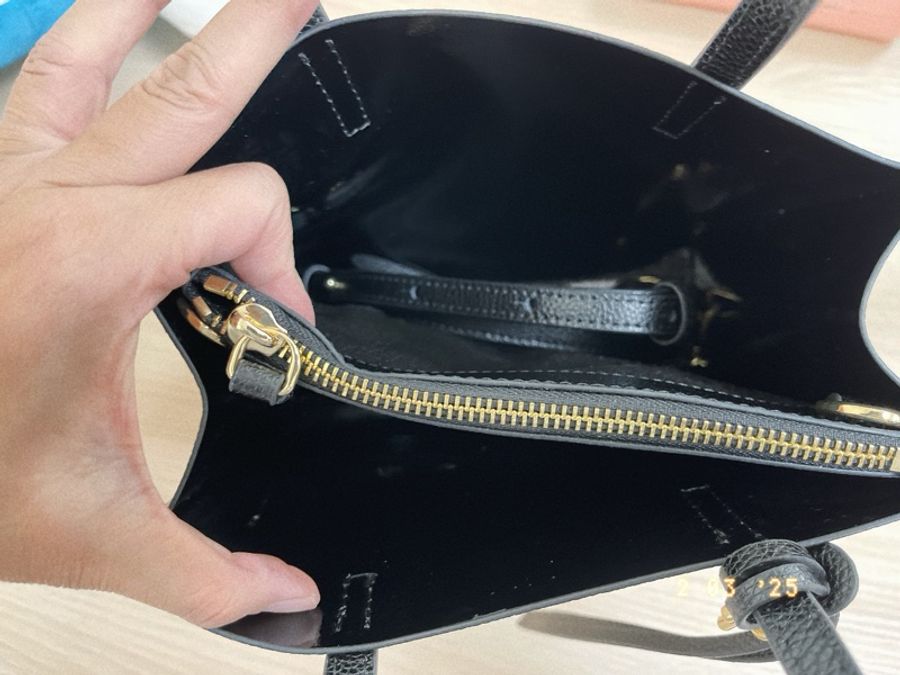 MARC JACOBS 鎖頭吊飾 牛皮手提斜背-9