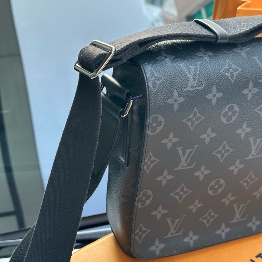 超便宜🌟 #LV #黑武士 #芯片款 #district #郵差包 PM M46255-10
