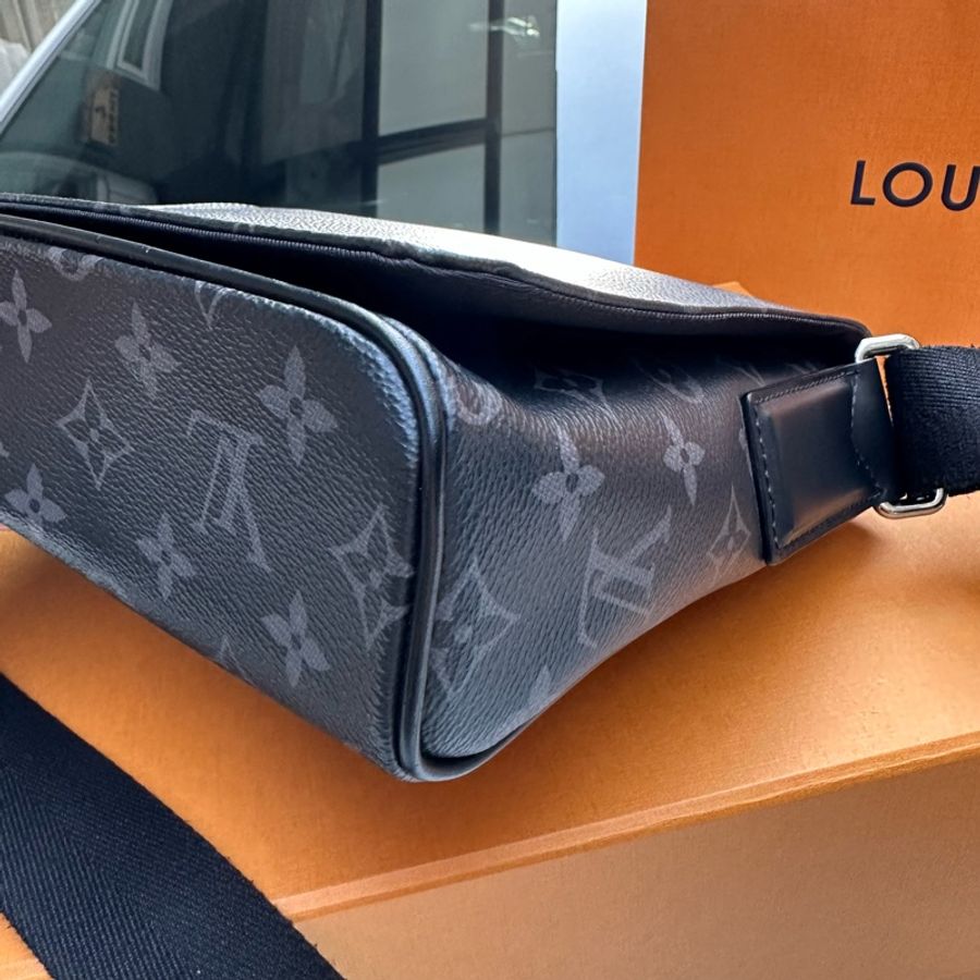 超便宜🌟 #LV #黑武士 #芯片款 #district #郵差包 PM M46255-23