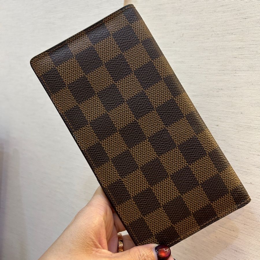 LV 咖棋盤格6卡對開長夾-1