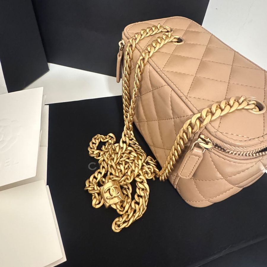 CHANEL 22K羊皮調節金柱長盒子-19