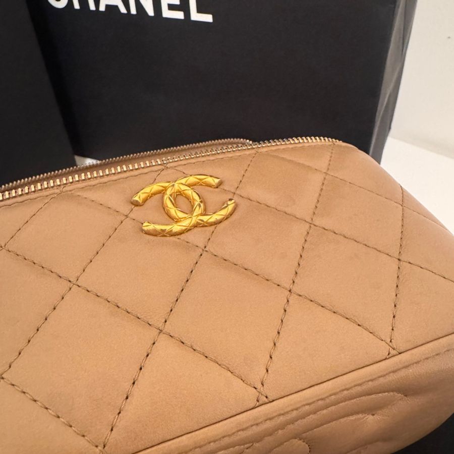 CHANEL 22K羊皮調節金柱長盒子-20