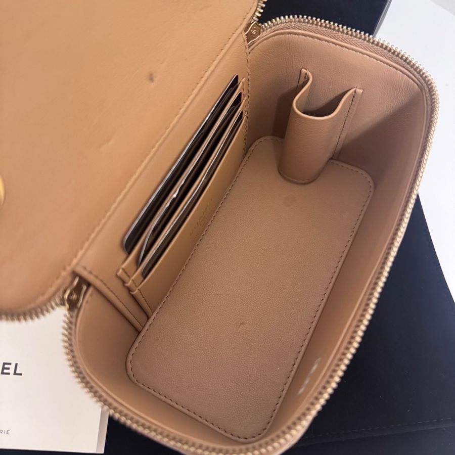 CHANEL 22K羊皮調節金柱長盒子-21
