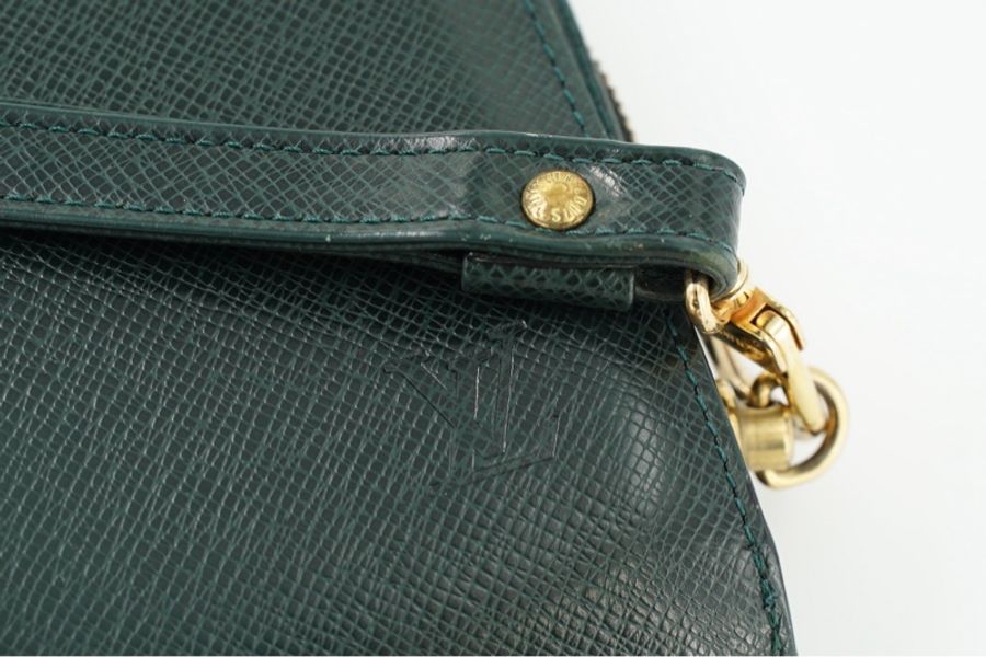 LOUIS VUITTON 路易威登 LV M30184 墨綠色Taiga 牛皮 手拿包-10