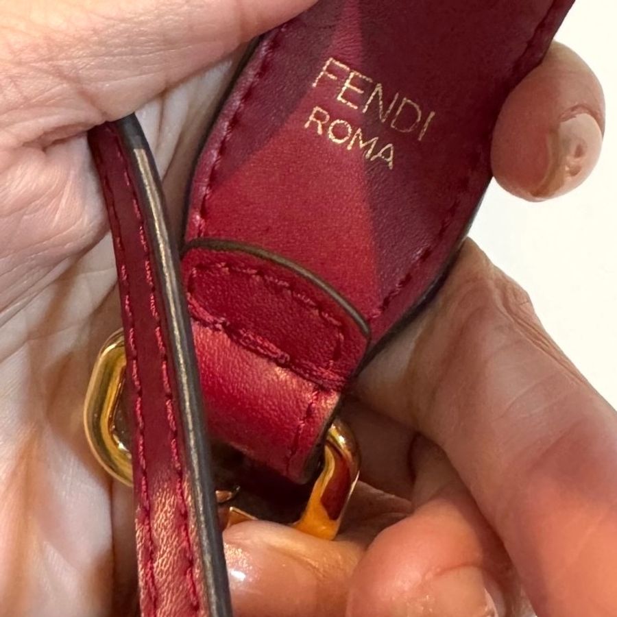 Fendi mon tresor mini 水桶包 红 金釦 蛇皮 愛心 手提包 斜背包 肩背包 側背包 迷你水桶包-24