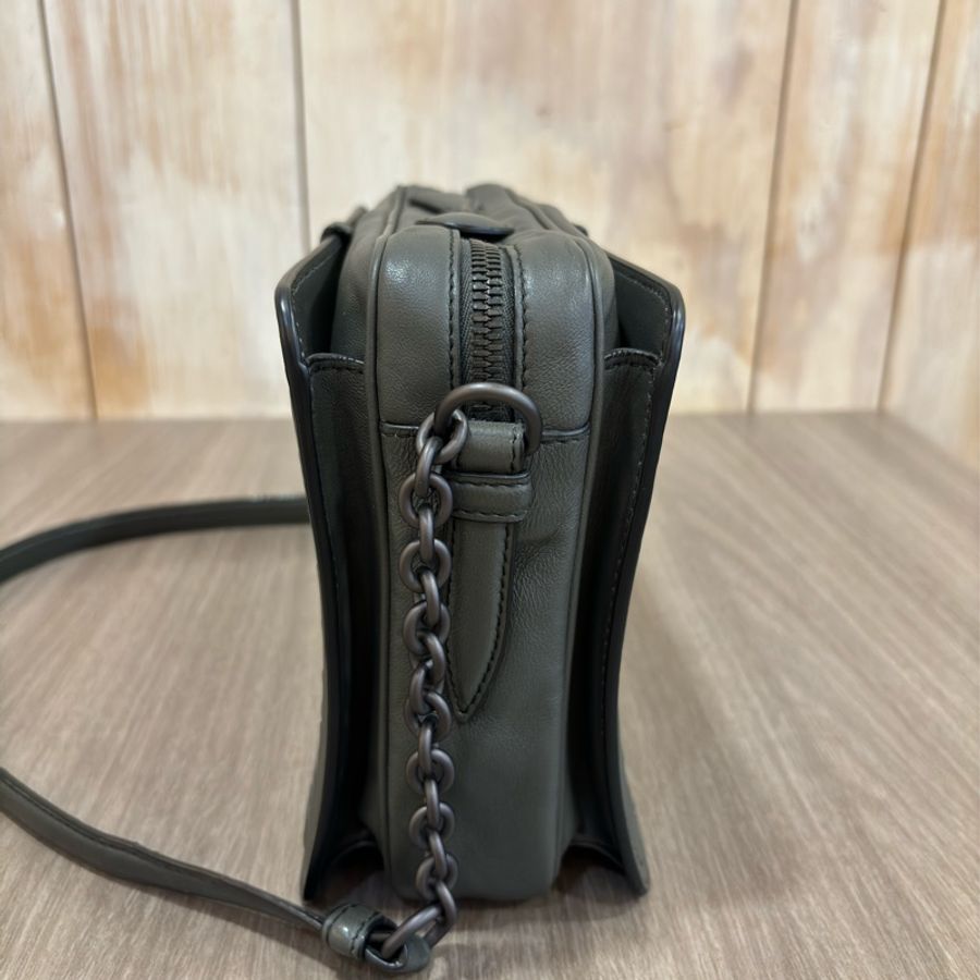 BOTTEGA VENETA BV 鐵灰色 編織 拉鍊 三層 肩背包 斜背包 航空包 郵差包-1