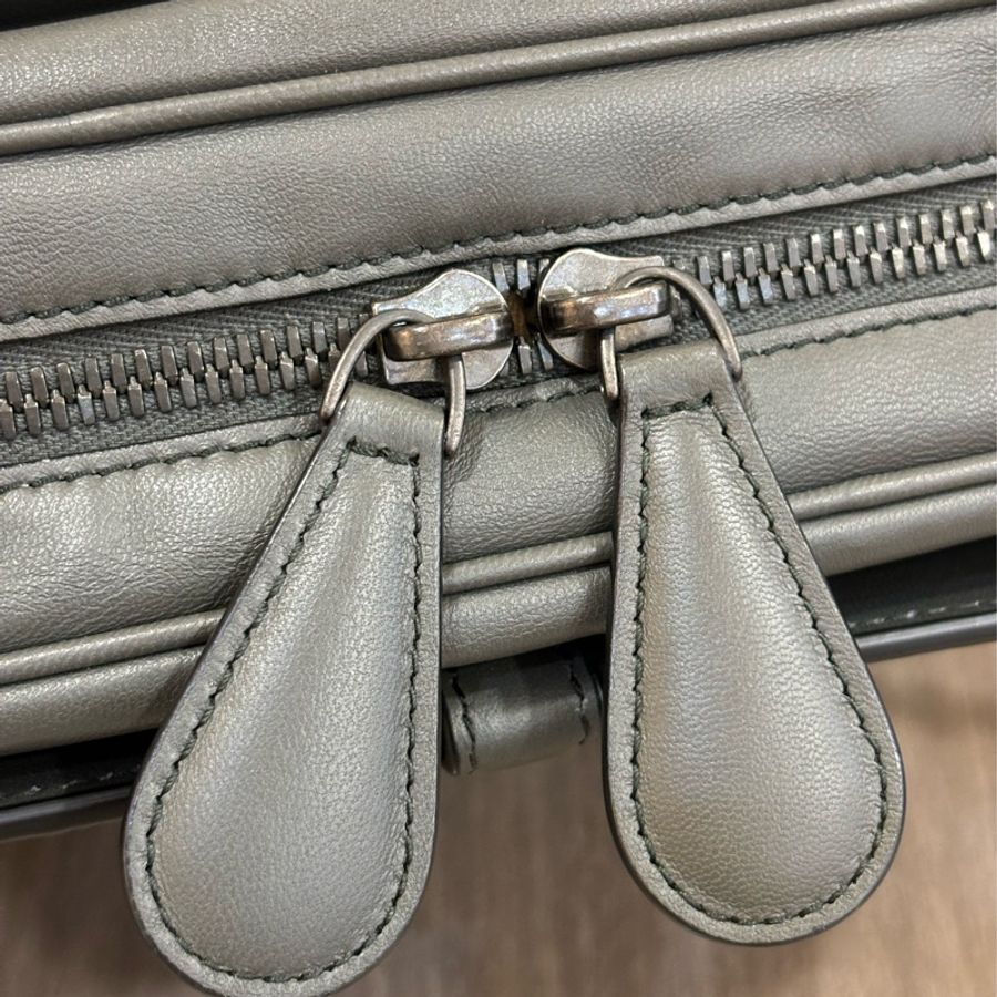 BOTTEGA VENETA BV 鐵灰色 編織 拉鍊 三層 肩背包 斜背包 航空包 郵差包-15