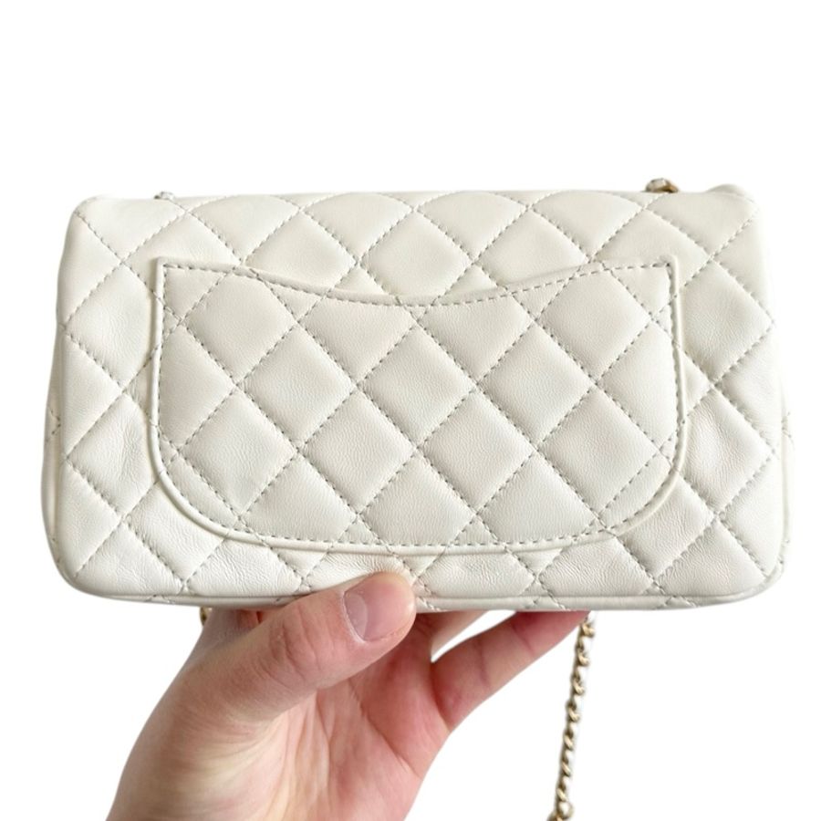 Chanel Lambskin 羊皮白色金球-2
