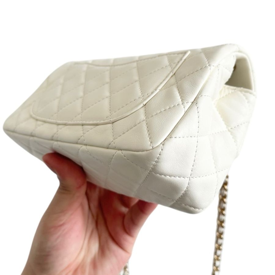 Chanel Lambskin 羊皮白色金球-7