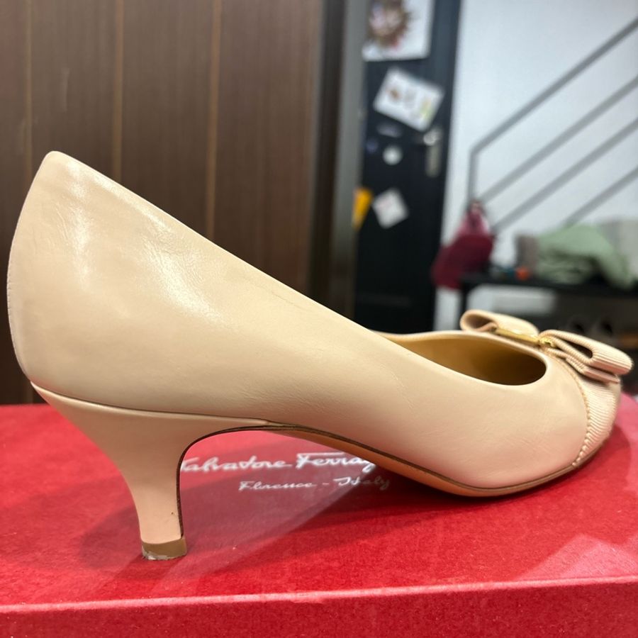 salvatore ferragamo百貨公司購入 經典裸粉色 跟鞋-3