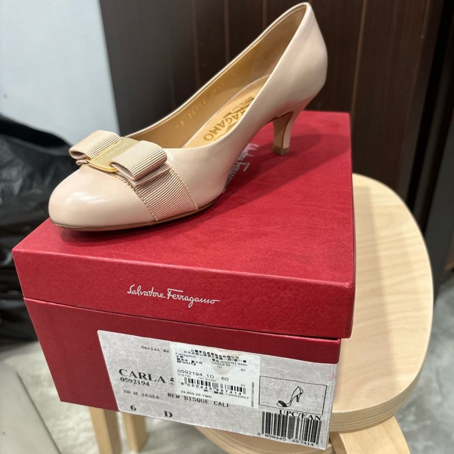 salvatore ferragamo百貨公司購入 經典裸粉色 跟鞋-11