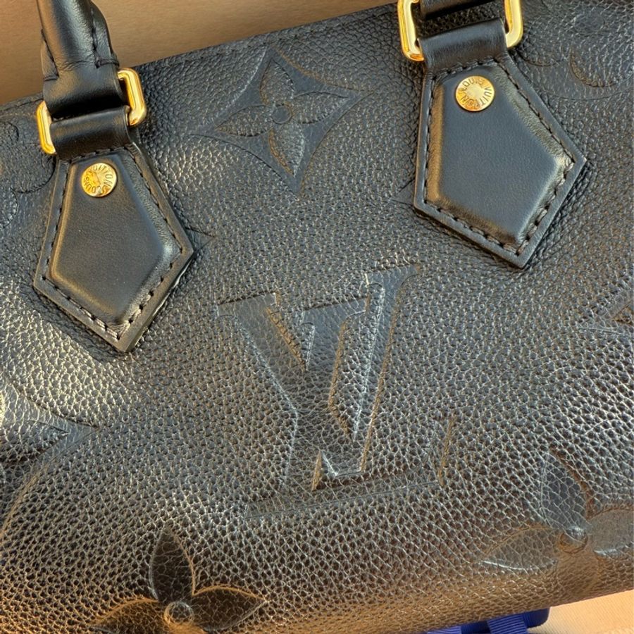 二手LV黑色全皮 M58953 SPEEDY BANDOULIÈRE 20 黑壓紋牛皮 兩用波士頓包-3