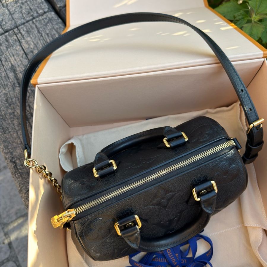 二手LV黑色全皮 M58953 SPEEDY BANDOULIÈRE 20 黑壓紋牛皮 兩用波士頓包-4