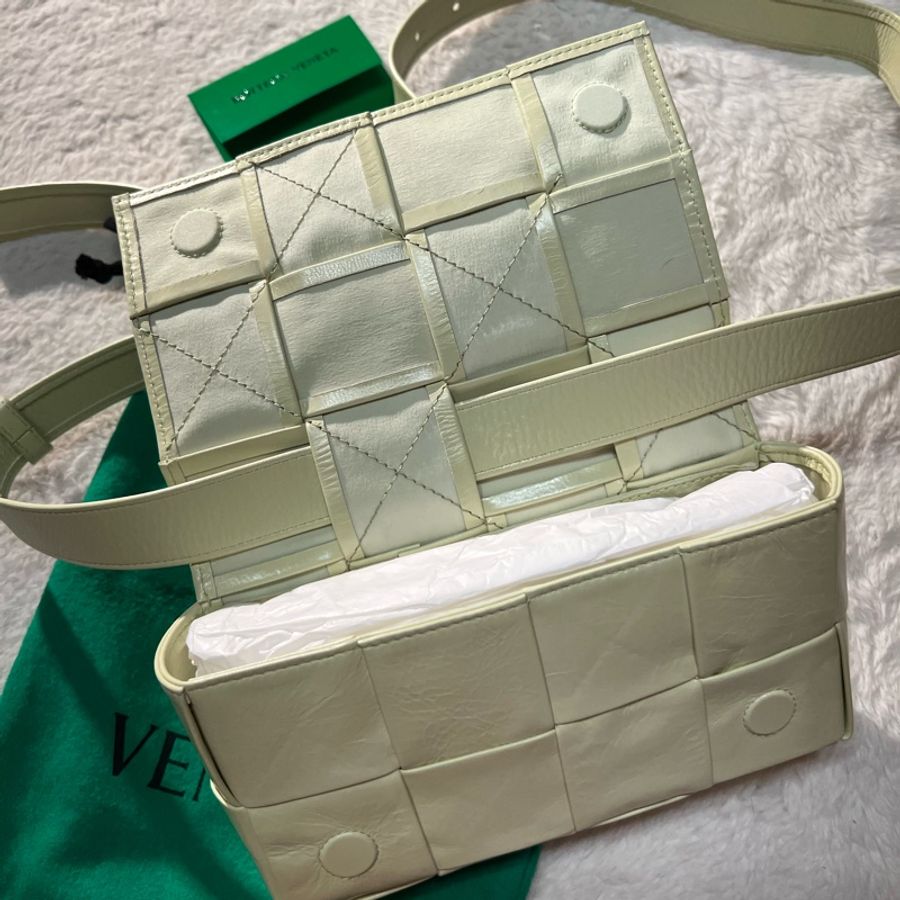 [Bottega Veneta]BV 8格 油蠟皮 檸檬黃 腰包胸包斜背包-4
