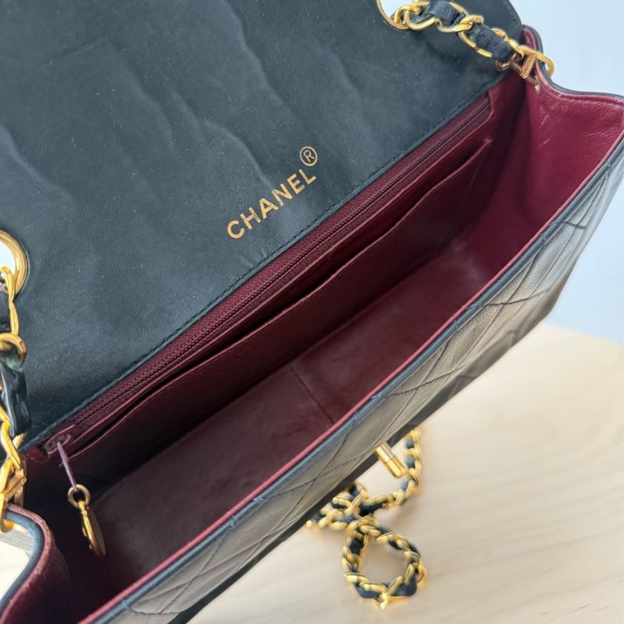 Chanel 黑色黛妃包 中古黑金老香 Chanel Vintage Diana Flap-12