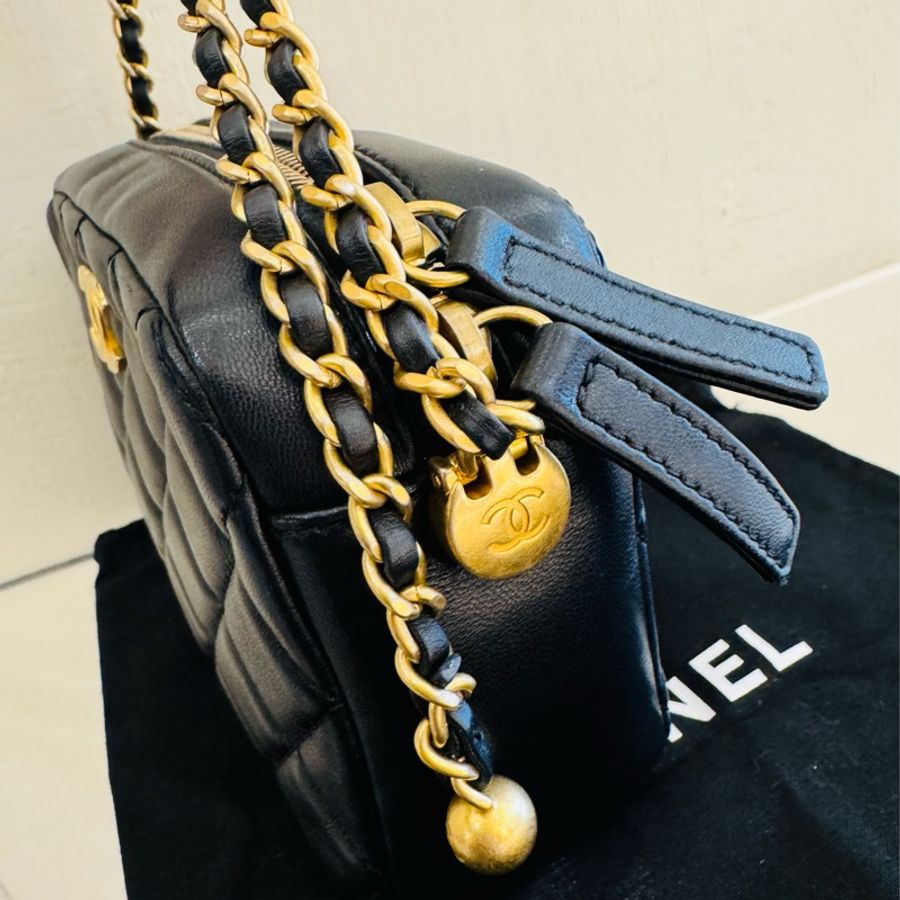 Chanel 黑色菱格核桃調節相機鏈包-4