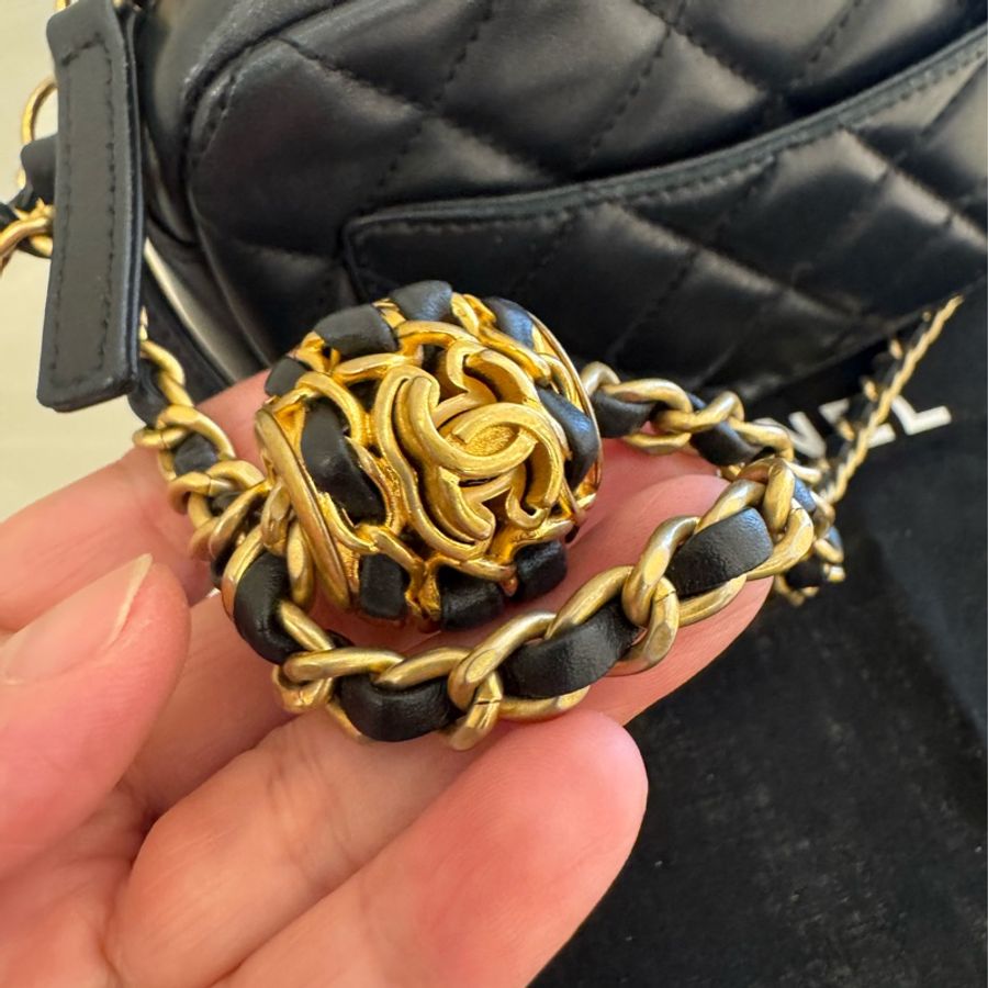 Chanel 黑色菱格核桃調節相機鏈包-6