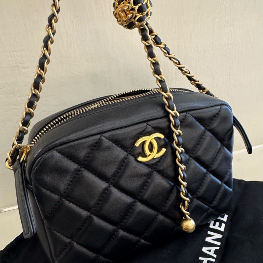 Chanel 黑色菱格核桃調節相機鏈包-9