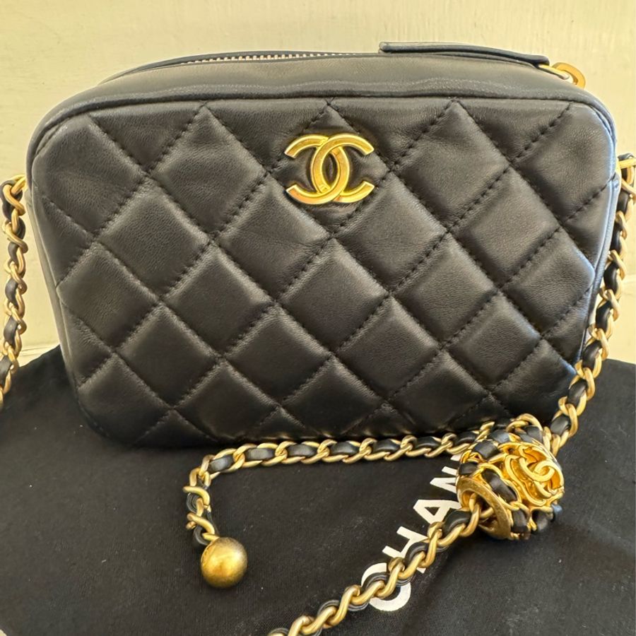 Chanel 黑色菱格核桃調節相機鏈包-10