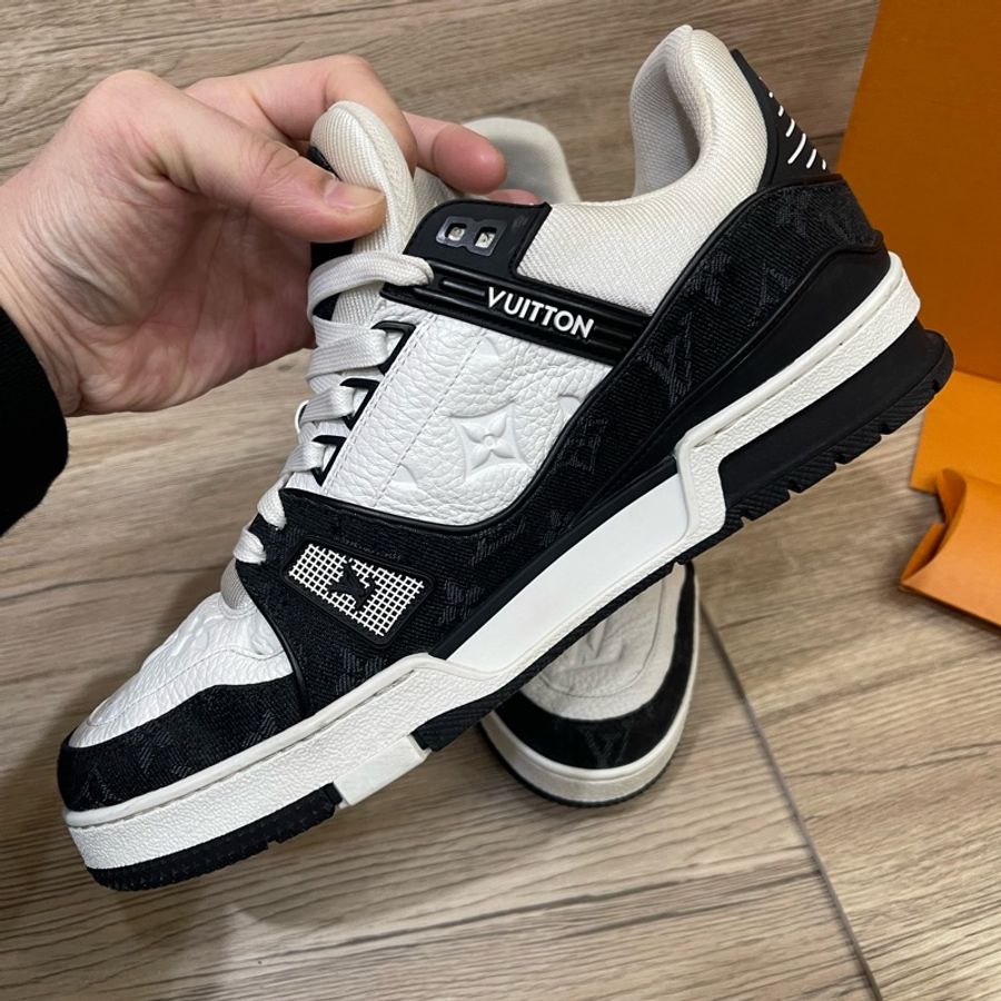 出清優惠價‼️LV Trainer 黑老花經典配色運動鞋(購證、配件齊全)-10